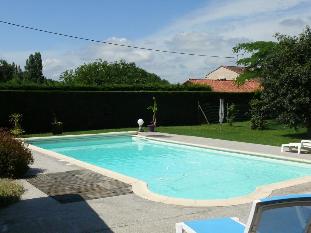 Gite Du Clos De La Vigne Montreuil  Buitenkant foto